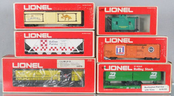 LIONEL TRAIN SET: O ga, 8776 C&NW GP-20 diesel, w/cars 7701, 9262, 9133, 9769, 9068, orig boxes minor wear, C9.