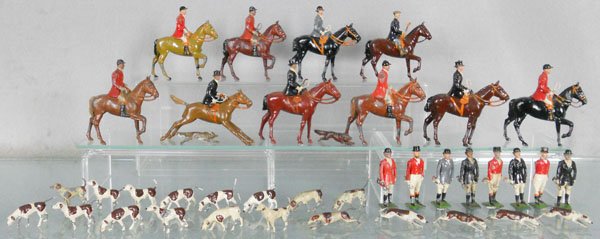 BRITAINS HUNT SET: 10 mounted figures, 1 missing arm, 8 standing figures, 1 missing arm, 18 dogs, 2 foxes, C4-6.