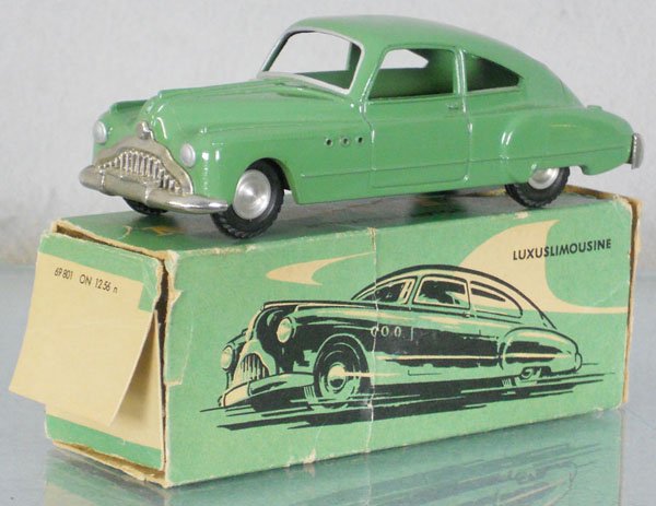 MARKLIN 52 BUICK: die cast, green, orig box rough, C9.