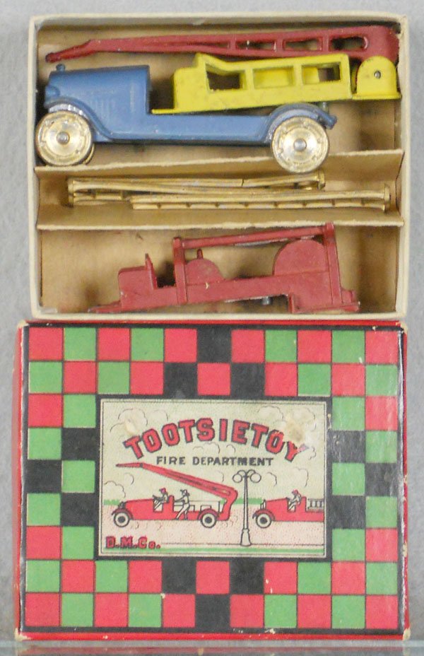 TOOTSIETOY 185 FIRE DEPARTMENT SET: 1 ladder cracked, orig set box & insert minor wear, C6-7.
