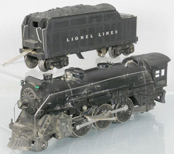 LIONEL 225 LOCO & TENDER: O ga, 225 loco, 2235W tender, missing rear coupler pin, C5-6.
