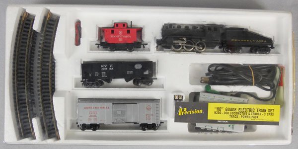 FLEISCHMANN PRECISION SET: HO ga, 2-rail, PRR loco w/3 freight cars, track & transformer, orig set box minor wear, C8.