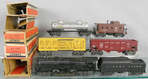 LIONEL TRAIN SET: O ga, 681 loco, rear steps bent, 2046W tender, 6656 stock, 6456 LV hopper, 6465 tank car, 6457 caboose, 5 orig boxes only, boxes rough, C5-6.