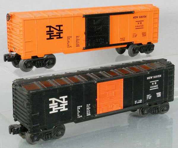 2 LIONEL BOX CARS: O ga, 6464-725 New Haven, 6464-425 New Haven, w/orig Hagerstown box, not shown in photo, C7-8.
