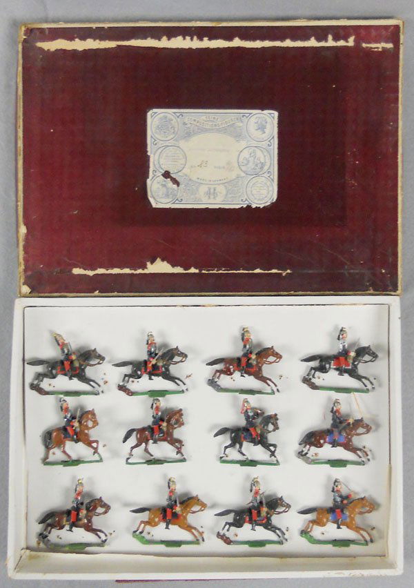 HEYDE 83 FRENCH CUIRASSIERES: 12 pieces, figures have some minor bends, orig box & insert worn, C5-7.