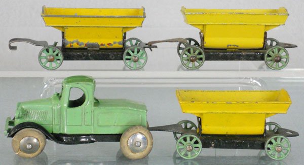 TOOTSIETOY CONTRACTOR'S SET: light green Mack w/yellow containers, cab has some tire wear, C5-6.