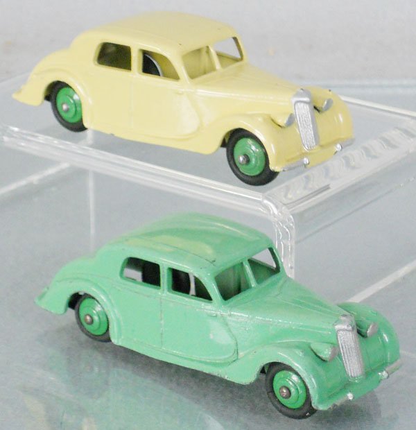 2 DINKY 40A RILEYS: 1 green, C7, 1 beige, C9.