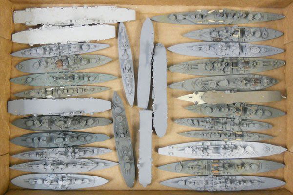29 SHIP MODELS: painted metal, various scales & manufacturers, C5-9.