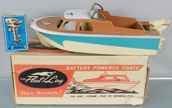 FLEET LINE BOAT: plastic, 16" long, battery operated, not tested, missing some trim, w/Clipper Motor, orig box, 1 box end rough, C6.