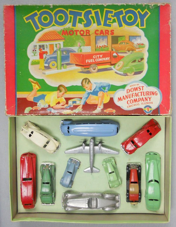 TOOTSIETOY 5200 MOTOR CARS SET: contains 717 DC2, 1045 Greyhound Bus, 6015 Lincoln Zephyr, 1 front axle support broken, 1017 Jumbo Coupe, 514 Graham, 111 Ford, 1016 Jumbo Convertible, 112 Ford, 1018 Jumbo Sedan, 2 tires flat, 6016 Z