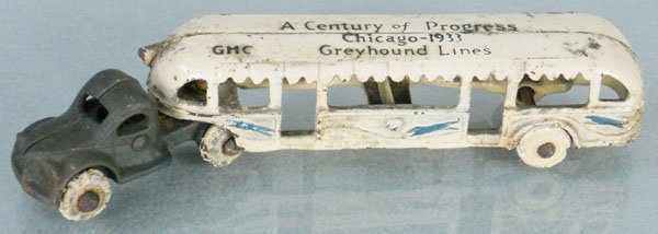 ARCADE GREYHOUND BUS: painted cast iron, 7 1/2" long, Century of Progress 1933, tires worn, C5.