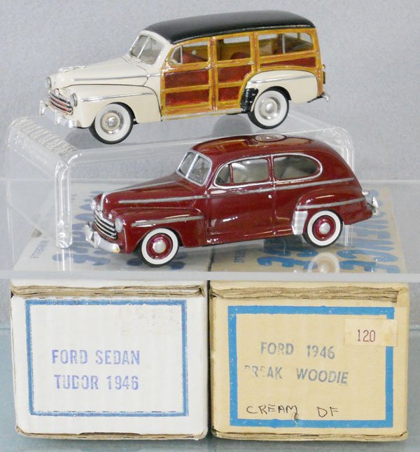 2 PROVENCE MOULAGE 1946 FORDS: resin, Sedan Tudor, missing back right corner of bumper, Break Woodie, orig boxes, C8.