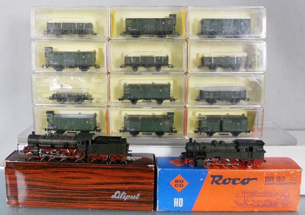 2 EP1 TRAIN SETS: HO ga, 2-rail, Liliput 10420 loco, Roco 04122A loco, both are custom painted, w/Trix cars 3 #3601, 3 #3602, 3604, 4 #3631, 23518, orig boxes & inserts minor wear, C9.