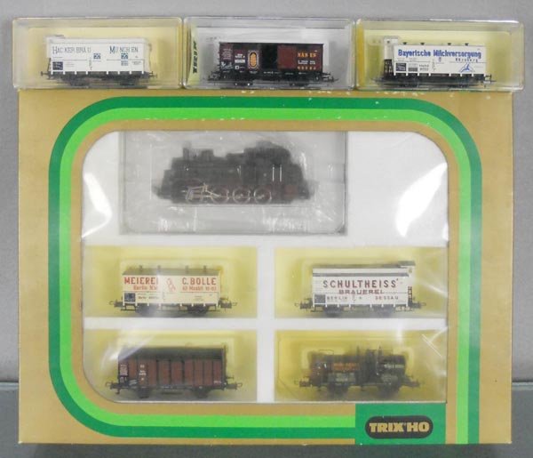 TRIX EP1 TRAIN SET: HO ga, 2-rail, 21213 Set w/extra cars 23527, 23618, 3605, orig boxes, C9.