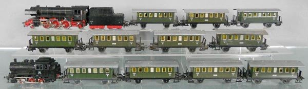 2 MARKLIN TRAIN SETS: HO ga, DA800 loco & tender w/7 #4040 coaches, 3000 loco w/4 #4040 coaches, some coaches have surface oxidation spots, C4-5.