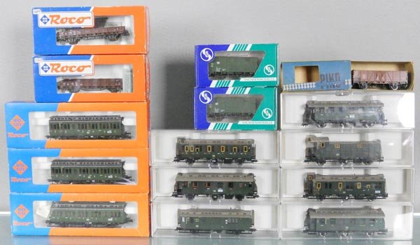 EUROPEAN TRAIN LOT: HO ga, 2-rail, Fleischmann 5061, 5062, 5060, 5064, 5065, 5066, 5067, Roco 2 #46029, 2 #44222A, 44223A, Piko gondola, 2 Sachsenmodelle 16135, orig boxes, C9-10.