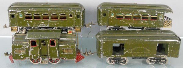 LIONEL TRAIN SET: std ga, 33 loco, cab dented, 32 baggage, missing door, 35 Pullman, 36 obsv, missing 2 steps, C4.