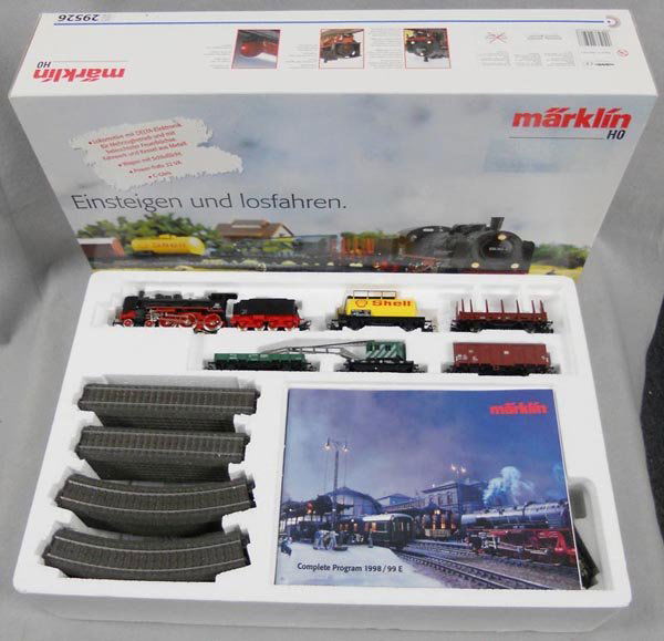 MARKLIN 29526 TRAIN SET: HO ga, 6-piece set w/track & transformer, orig set box & insert, C9.