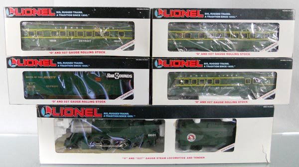LIONEL TRAIN SET: O ga, 18601 loco & tender, w/smoke, w/cars 16028, 16631, 16027, 16030, orig boxes, C8-9.