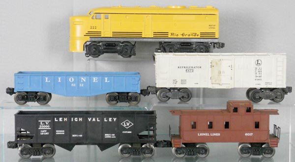LIONEL TRAIN SET: O ga, 222 loco, 6112 gondola, 6472 milk car, 6476 hopper, 6017 caboose, C5-7.