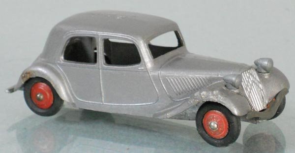 FRENCH DINKY 24N CITROEN 11BL: silver, tin bumper, 1st version, some die cast pimples on 2 fenders & roof, C7-8.