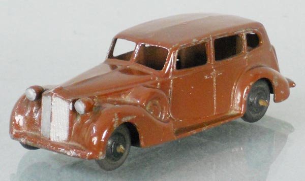 DINKY 39A PACKARD: brown, w/black baseplate, C6.
