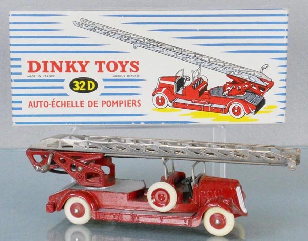 FRENCH DINKY 32D FIRE LADDER TRUCK: red, light surface oxidation on ladder, orig box & insert, C9.