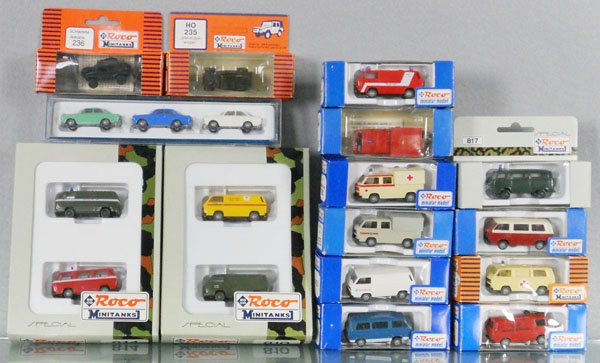 15 ROCO MINIATURES: 810, 814, 817, 456, 235, 236 Mini Tanks, 1360, 1362, 1367, 1424, 1432, 1433, 1440, 1555, 1660 Modelles, orig boxes minor wear, C9.