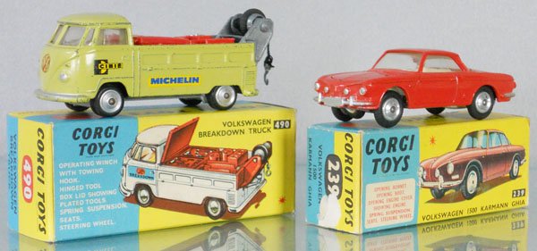 2 CORGI VEHICLES: 490 Breakdown Truck, plastic hinges on tool case broken, 239 Karmann Ghia, orig boxes, C6-7.