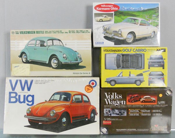 5 VOLKSWAGEN MODEL KITS: Gunze Sangyo Karmann Ghia, factory sealed, Mitsuwa Model Golf Cabrio, The Memorial Collections Beetle, Entex Bug, factory sealed, Hasegawa Beetle, all appear complete, orig boxes minor wear, C9-10.