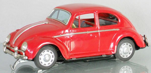 TAIYO VOLKSWAGEN BEETLE: litho tin, battery operated, not tested, oxidation spots in battery box, 9 3/4" long, C7.