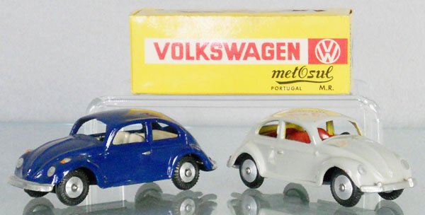 2 METOSUL #4 VOLKSWAGEN BEETLES: the gray one has a small oval window, the blue one has later window, 1 orig box only, C8-9.