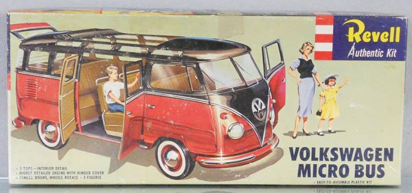 REVELL VOLKSWAGEN MICROBUS MODEL KIT: 1958, unassembled, appears complete, orig box some wear, C10.