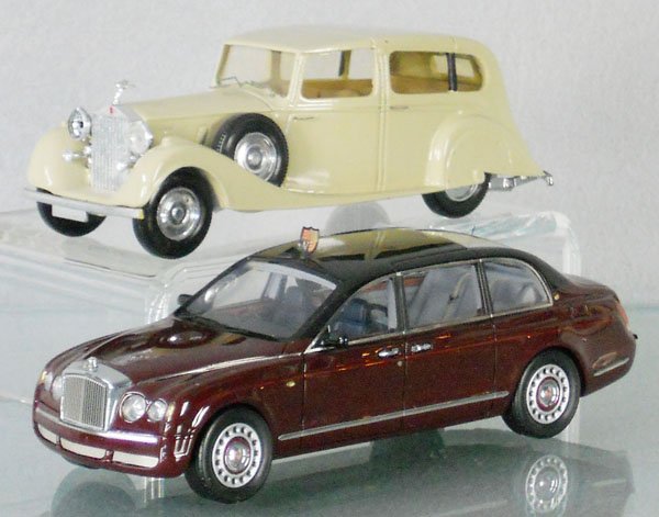 2 RESIN MODELS: Heco Modeles 9036 Rolls Royce Phantom III, missing head lamp, rear license plate sticker chipped, w/unmarked Bentley, side trim loose on passenger side, C7-8.
