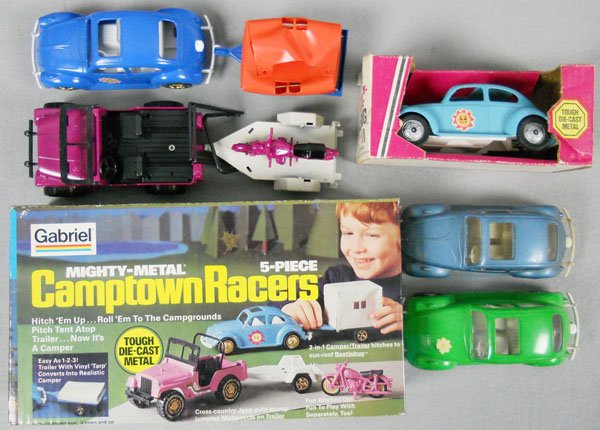 GABRIEL & HUBLEY VOLKSWAGENS: 26171 Camptown Racers, orig box & insert, w/3 Volkswagen Beetles, 1 orig box only, C7-9.