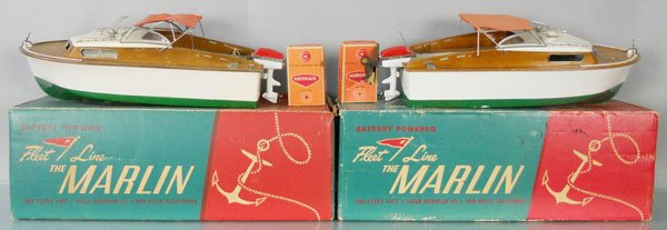 2 FLEETLINE 551 MARLIN SPEEDBOATS: plastic & wood, 16" long, missing some trim, w/2 Mermaid outboard motors, orig boxes & inserts worn, C6-7.