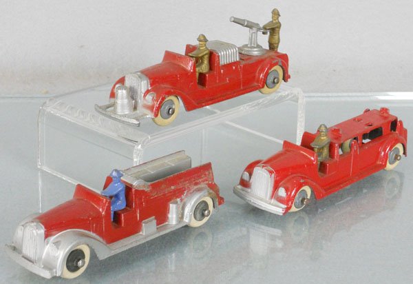 3 TOOTSIETOY MACK FIRE TRUCKS: 1040, 1041 & 1042, missing 3 ladders, 5 tires have flat spots, C5-6.