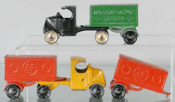 TOOTSIETOY 4670 MACK SET: 2 Mack trucks w/3 trailers, C6-7.
