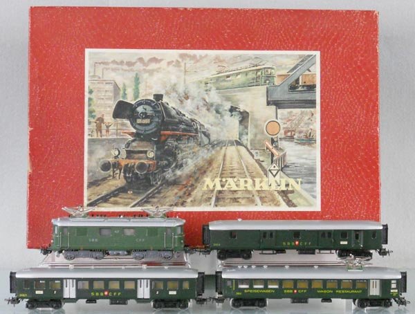 MARKLIN 3114 TRAIN SET: HO ga, RET800 loco w/cars 348/4 baggage, 348/1 commuter car, 348/2 restaurant car, w/track, orig set box & insert minor wear, C8.