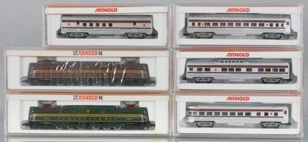 ARNOLD RAPIDO PRR LOT: N ga, 5105 & 5106 GG1's w/cars 5433, 5423, 5403, 5413 PRR cars, orig boxes, C9-10.