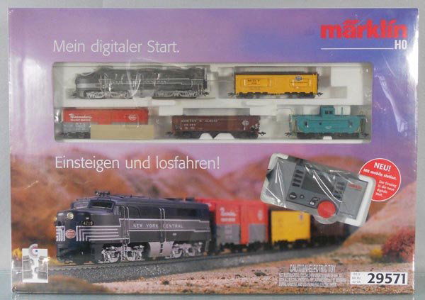 MARKLIN 29571 TRAIN SET: HO ga, digital NYC diesel Alco w/4 freight cars, track & transformer, factory sealed orig set box & insert, C10.