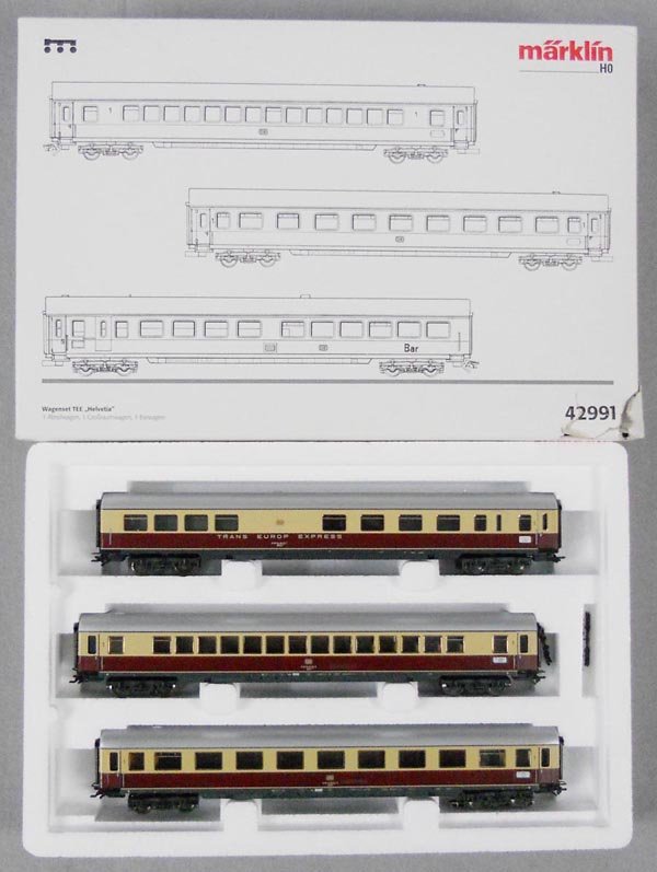 MARKLIN 42991 HELVETIA TEE CAR SET: HO ga, 3-car set add-on, orig box minor wear & top damaged, C9.