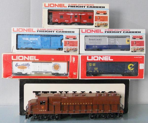 WILLIAMS & LIONEL TRAIN SET: O ga, Williams 4656 PRR SD45 loco, 2 motors, w/Lionel cars 9850, 9747, 9420, 9782, 9184, orig boxes minor wear, C7-9.