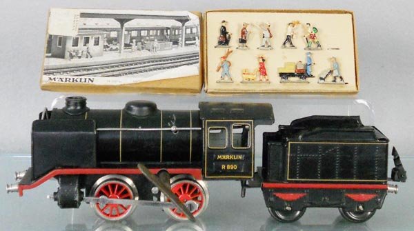 MARKLIN 890 LOCO & TENDER: O ga, windup working, w/key, 899 tender, 0202 figure set, missing 1 figure, orig box worn, C6-7.