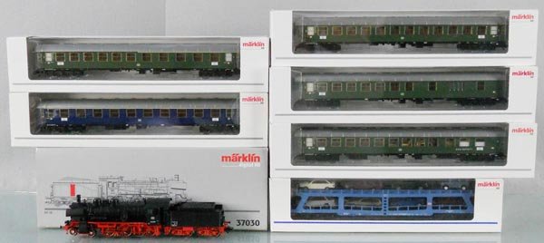 MARKLIN GERMAN TRAIN SET: HO ga, 37030 loco w/cars 43950, 43920, 43940, 43910, 43930, 4233, orig boxes & inserts, C9.