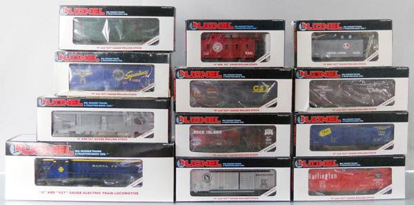 LIONEL TRAIN SET: O ga, 18803 Santa Fe loco w/cars 16703, 19209, 16622, 16617, 16515, 19232, 19240, 19231, 19217, 19233, 66934, orig boxes minor wear, C7-9.