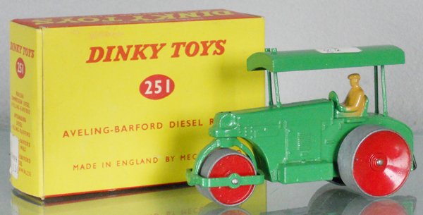 DINKY 251 AVELING-BARFORD ROAD ROLLER: green, price sticker on roof, orig box & insert, C9.