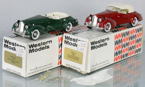 2 WESTERN MODELS 1940 PACKARDS: white metal, Darrin Convertible, Darrin Super 8 Victoria, 2 hood ornaments, 1 windshield & trunk wrap in unused parts bag, orig boxes minor wear, C9-10.