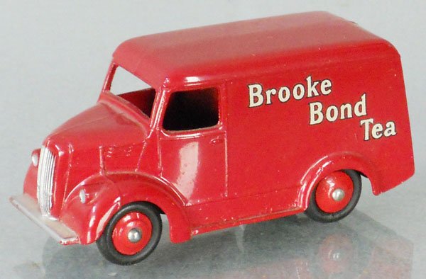 DINKY 455 BROOKE BOND TEA: red, C7-8.