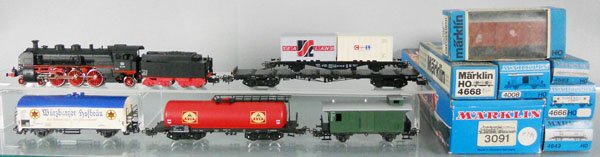 MARKLIN GERMAN TRAIN SET: HO ga, 3091 loco & tender w/cars 4668, 4666, 4649, 4008, 4410, 4663, orig boxes minor wear, C8-9.